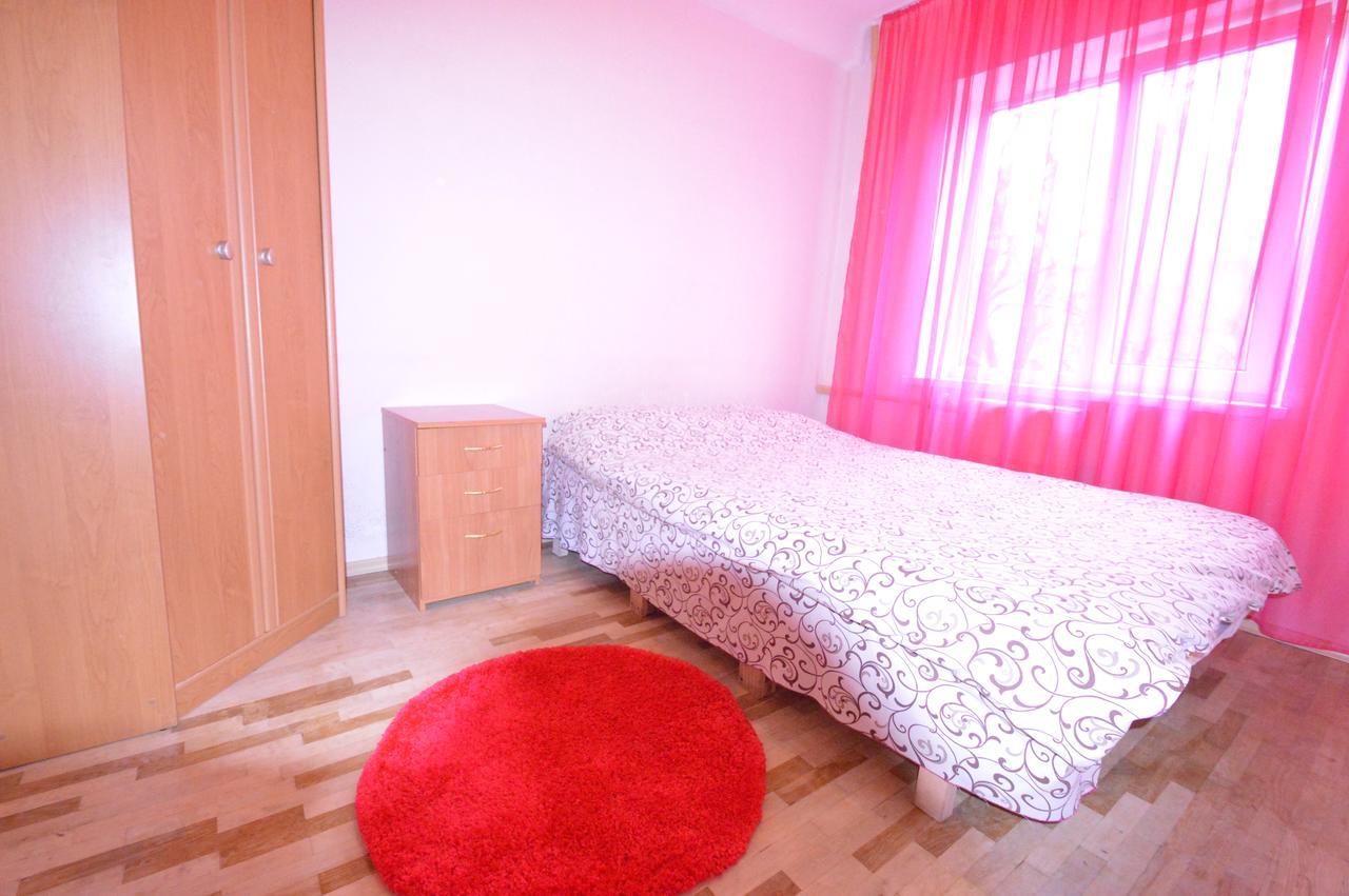 Guest House Otradny For 3 Rooms Киев Екстериор снимка