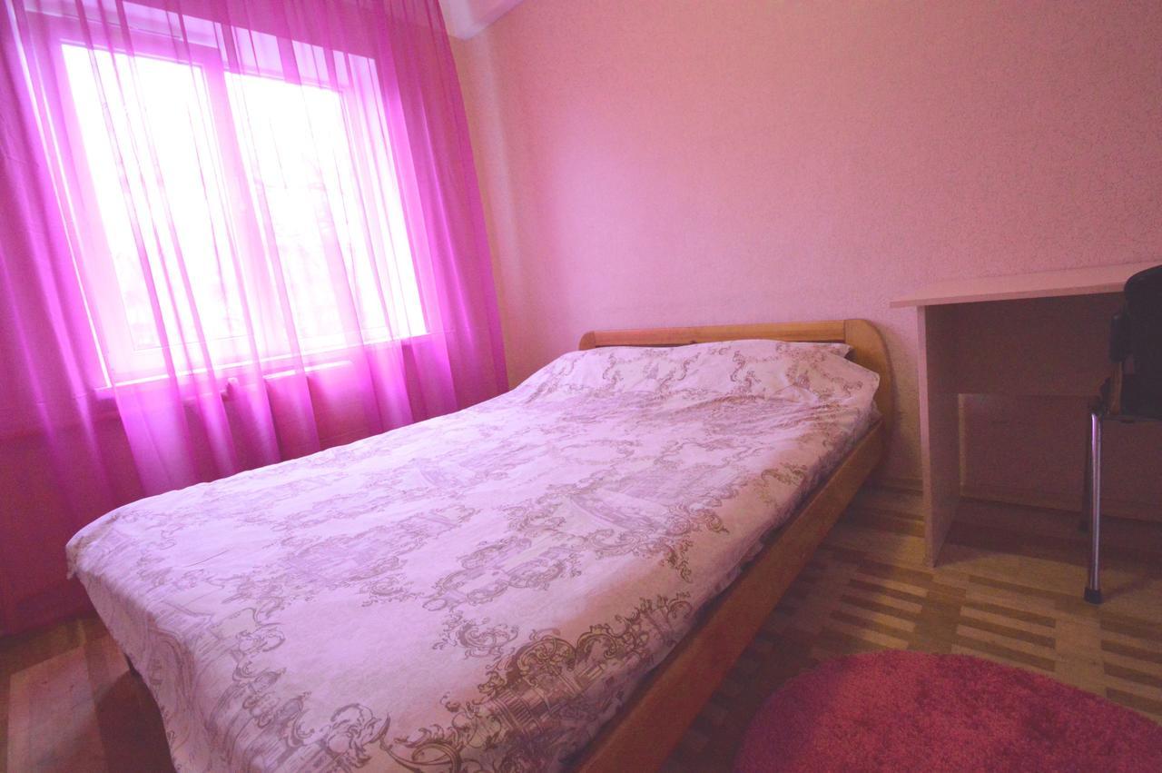 Guest House Otradny For 3 Rooms Киев Екстериор снимка